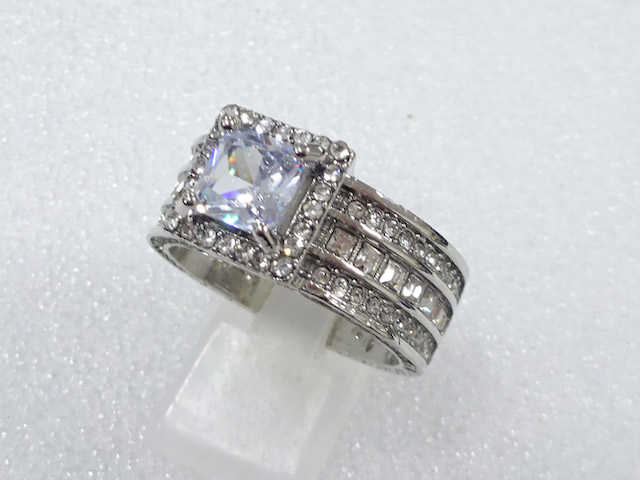 Japanese Kimono / Antique Accessories Metal